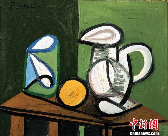 毕加索参展作品:《静物:壶、玻璃杯和橙子》,1944年7月23日。(成都博物馆供图) 钟欣 摄