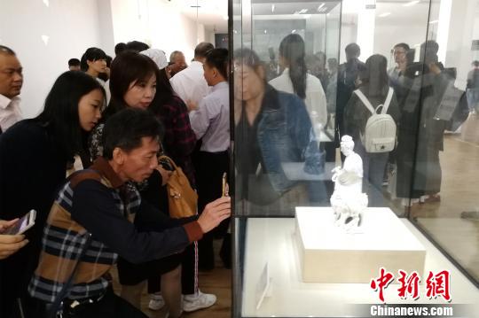 10件“海归”何朝宗款瓷雕作品首次在福建德化集体展出