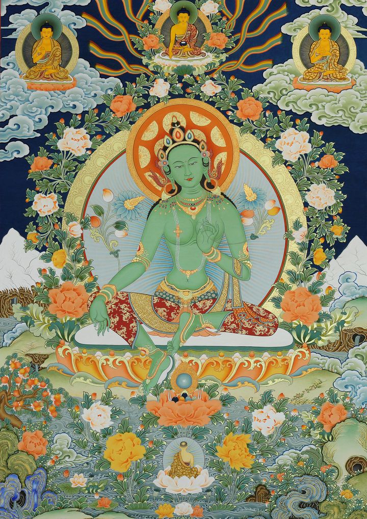 绿度母/100cm×70cm/彩唐莲花生大师/102cm×75cm/彩唐桑杰本现为国家