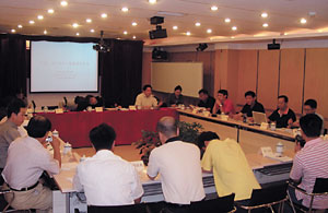 2004年，法国水下考古学家李特先生在水下考古基地讲座与交流