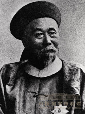 <p>1895年2月25日，慈禧太后任命李鸿章为头等全权大臣，“给予其便宜行事，豫定和约条款，予以署名画押之权”。</p>