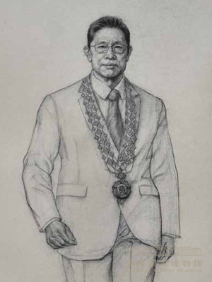 <p>黄华三（1966—）1966年出生。1984年毕业于中央美术学院附中，1988年本科毕业于中央美术学院中国画系，1990年硕士毕业于中央美术学院中国画系。1990年至1995年于德国汉诺威专业大学造型艺术系读研究生。1995年至2000年作为自由艺术家生活和工作于德国。2000年至今任职于中国人民大学艺术学院。中国人民大学教授、博士生导师、校学术委员会委员、艺术学院学术委员会主任。兼任教育部高等学校美术学类教学指导委员会委员，中国美术家协会理事、美术教育委员会副主任，中国画学会理事。</p>
