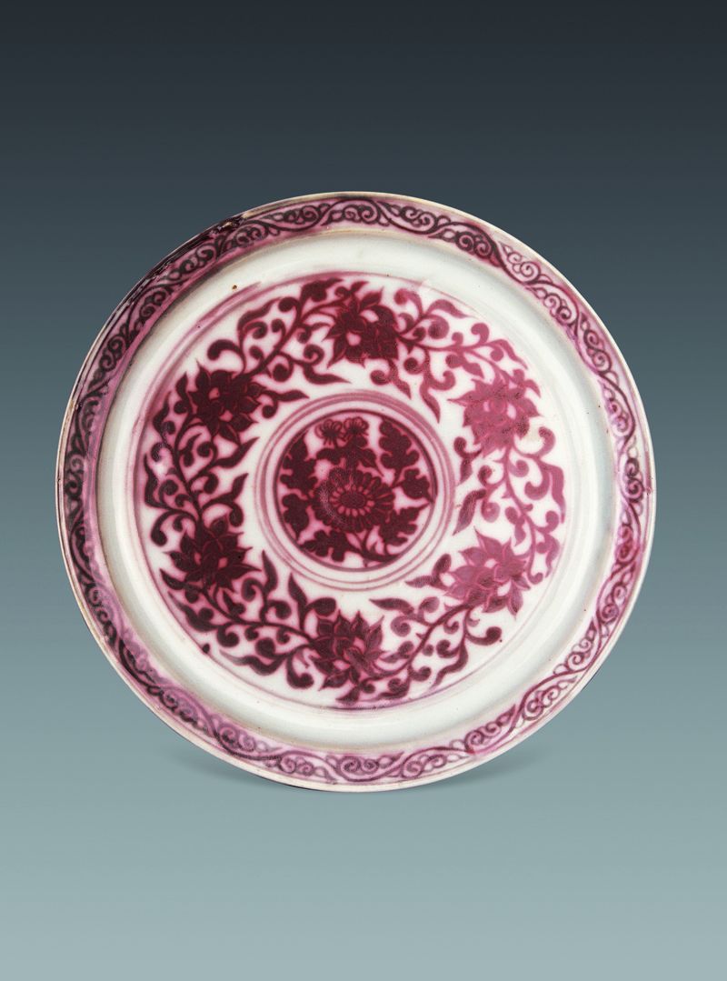 釉里红缠枝莲花纹盏托