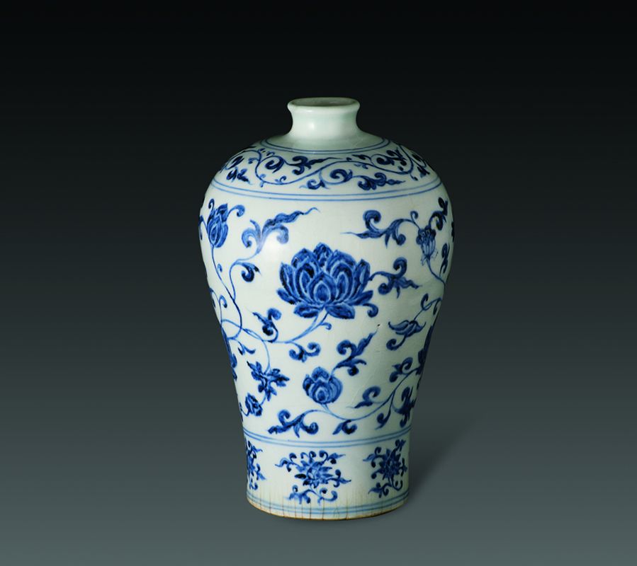 中国美術 青花 纏枝蓮花 武人紋 瓶 高25.5cm(HA374) 中国美術 青花 纏枝蓮花 武人紋 瓶 高25.5cm(HA374) 中国美術 青花