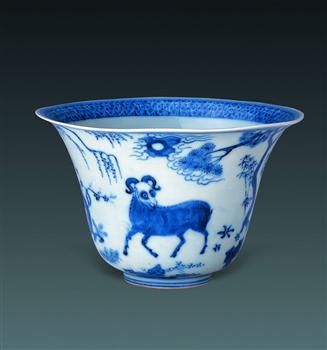 青花三羊开泰纹仰钟式杯_中国国家博物馆官方网站