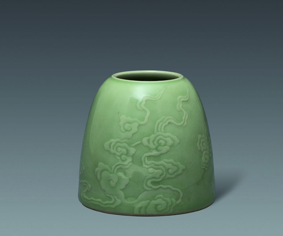冬青釉刻云龙纹水盂