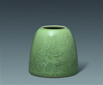 冬青釉刻云龙纹水盂