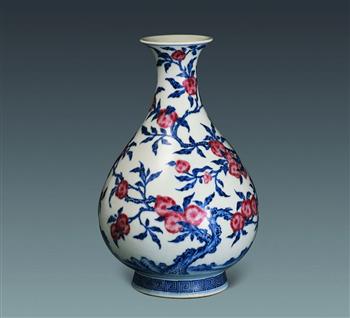 青花釉里红桃纹玉壶春瓶