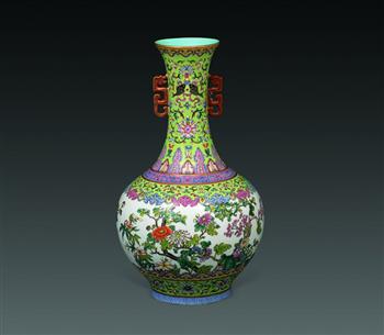 粉彩花卉纹螭耳瓶