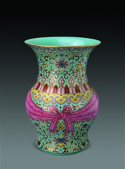 绿地粉彩花卉纹包袱尊