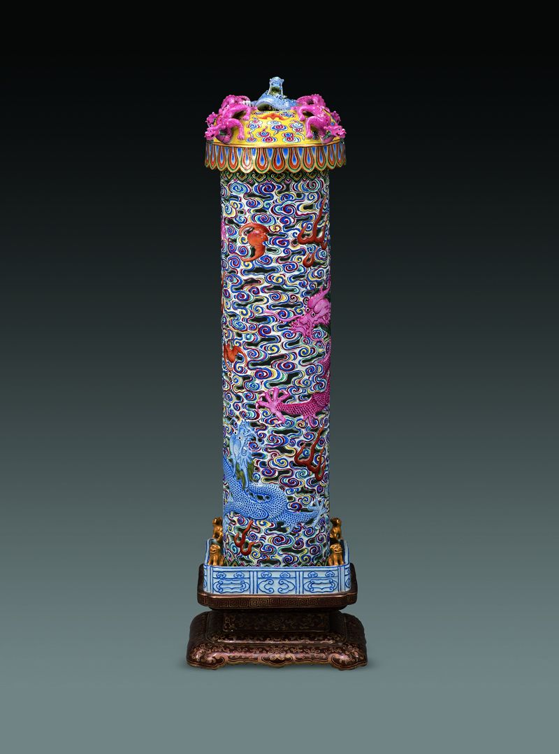 粉彩镂空云龙纹亭式香薰