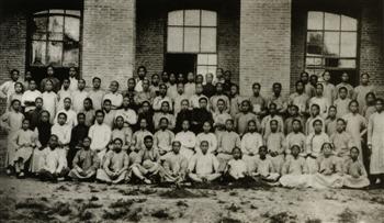 山东教会学院一群候选为传教士的学生