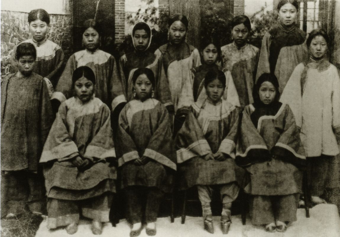 一群山东的女学生