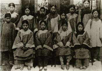 一群山东的女学生