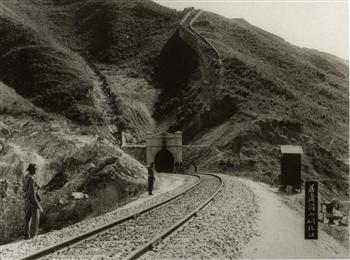 京张铁路途经居庸关山洞北口