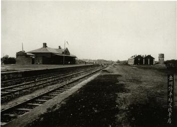 1917年汉粤川铁路线上的岳州停车场及机车房