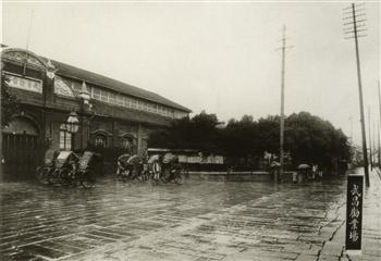 1917年的武昌劝业场外景