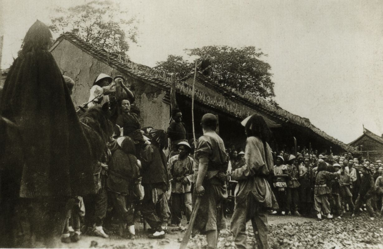 清朝西安骡马市刑场行刑时的场景