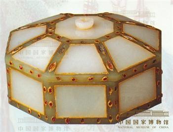 青玉嵌白玉宝石盒