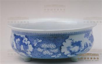 青花人物三足瓷炉