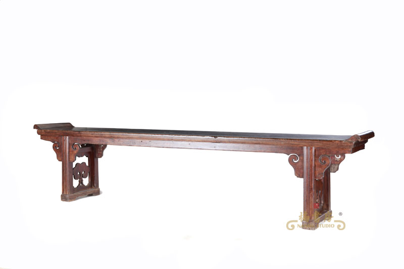 夹头榫灵芝云纹大翘头案