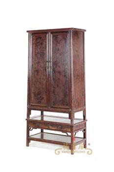 几座式瘿木板圆角柜