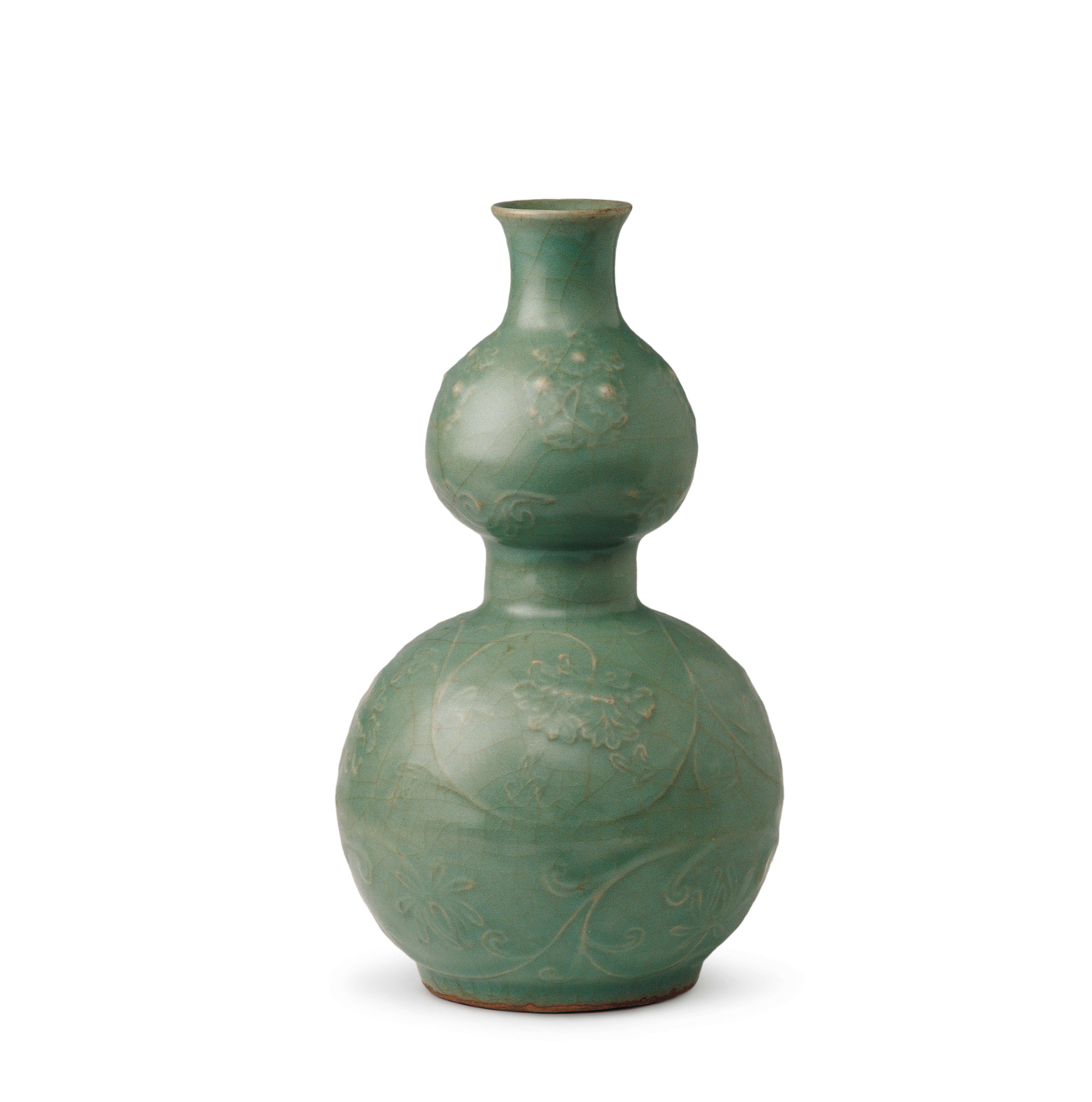 人気が高い 中国文物 古瓷 収集家の放出品 南宋龍泉窯花瓣粉青瓷釉茶盞 宋