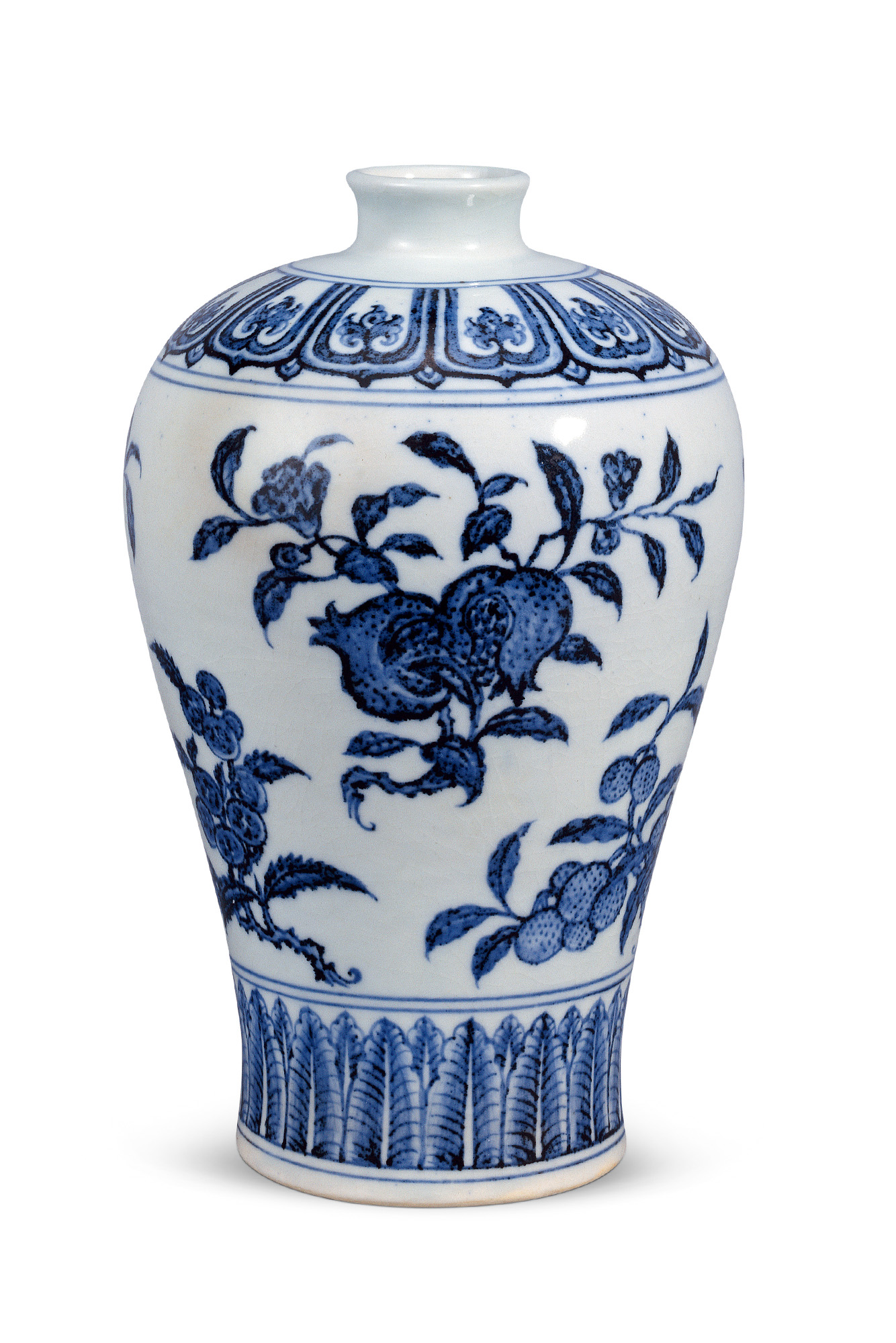 青花折枝花果纹梅瓶