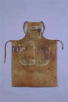 澳大利亚华侨郑嘉乐创业时穿的围裙