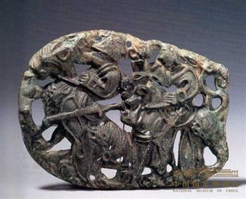 骑马武士纹青铜牌