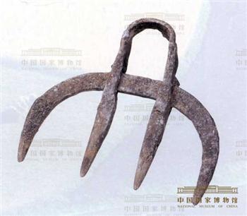 四齿铁耙
