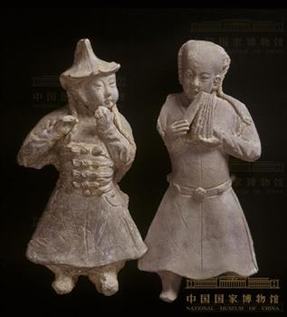 吹笛、击节板陶俑