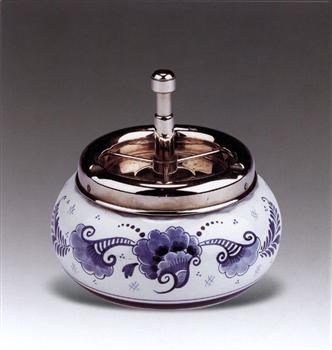 青花烟灰缸